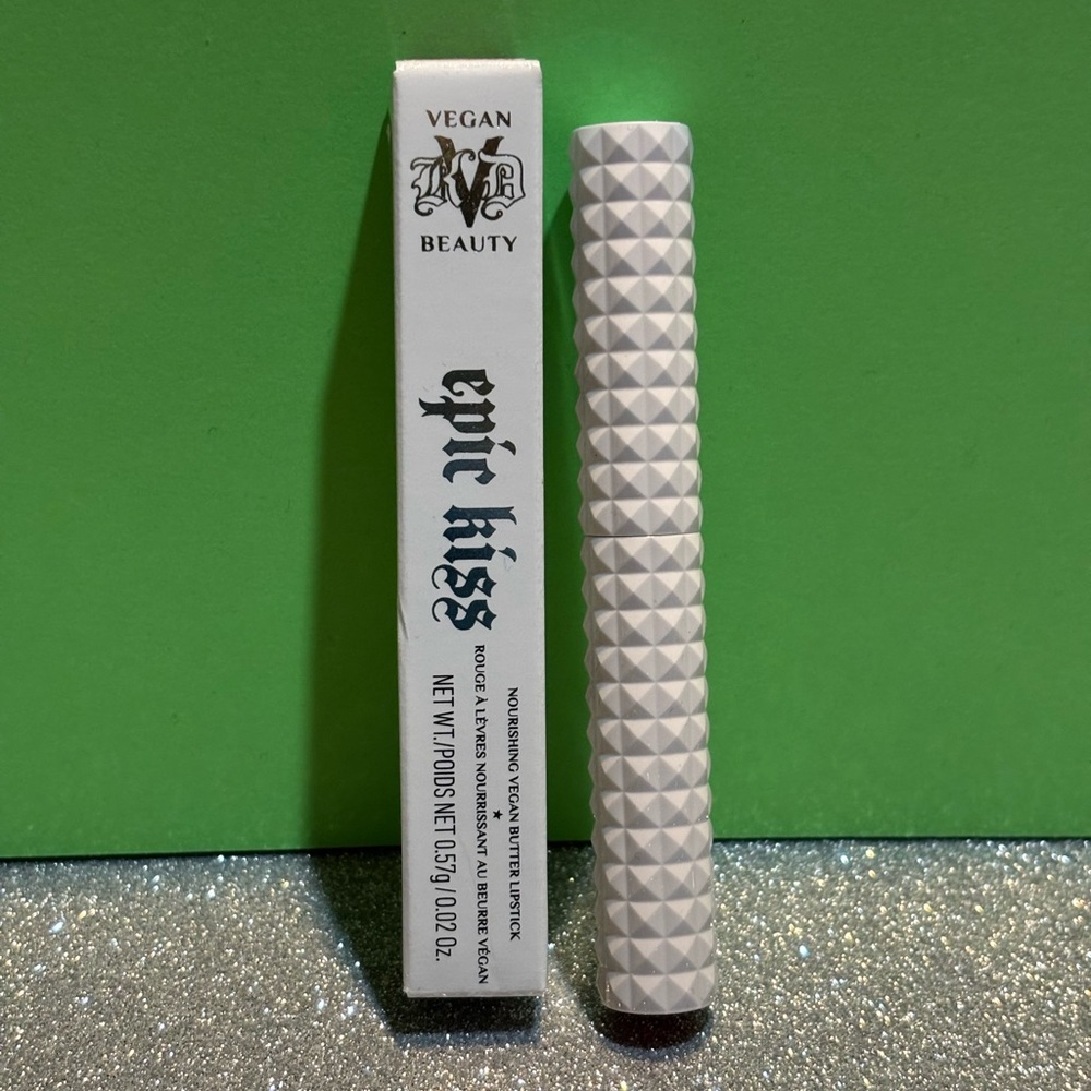 BNIB! Kat Von D Epic Kiss Lipstick - ROLE BREAKER 190